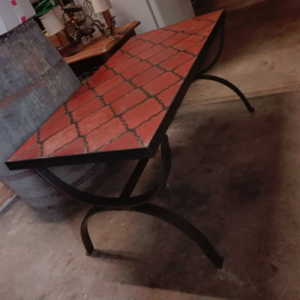 photo d'une table basse en fer forgé et céramique